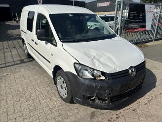 krockskadad bil auto Volkswagen Caddy maxi 1.6 TDI Maxi  NAP 2014/9