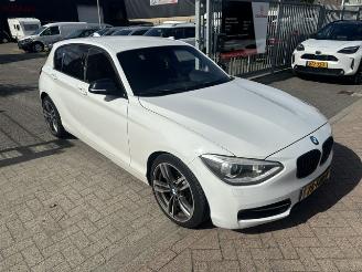 BMW 1-serie 118i Sport 5-drs Clima 170pk picture 2