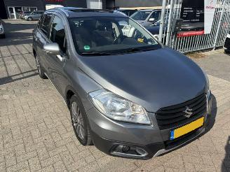 Schadeauto Suzuki SX4 1.6 DDiS Exclusive Pano 2015/1