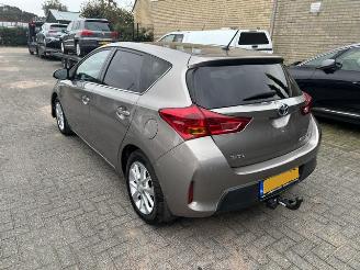 Damaged car Toyota Auris 1.8 Hybrid Lease Automaat Pano 2014/6