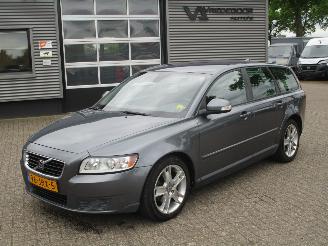 damaged passenger cars Volvo V-50 1.8 Sport 2009/8