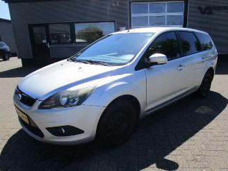 damaged passenger cars Ford Focus wagon 1.6 TDCI Titanium 2010/4