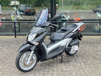 skadebil motor Yamaha  X-City VP 250 2014/10