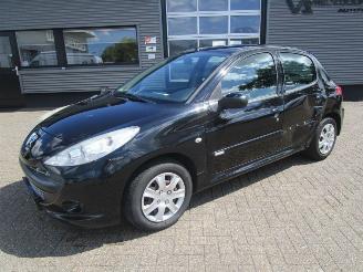 damaged passenger cars Peugeot 206+ 1.4 XS 5drs 2011/1