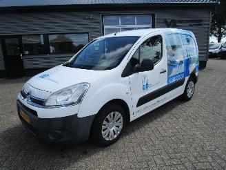 damaged commercial vehicles Citroën Berlingo 1.6 HDI 500 Comfort Economy 2013/5