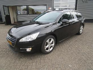 damaged passenger cars Peugeot 508 SW 1.6 THP Bleu Lease Executive 2014/1