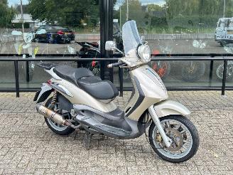 Schade motor Piaggio Beverly 500  2004/6