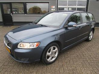krockskadad bil auto Volvo V-50 2.0 Sport 2010/11