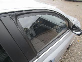 Volkswagen Polo 1.0 MPI Trendline 5drs picture 25