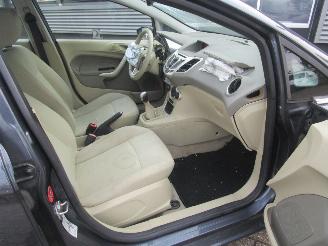 Ford Fiesta 1.25 Ghia 5drs picture 12