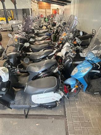 Overige  100+ scooters te koop. picture 8