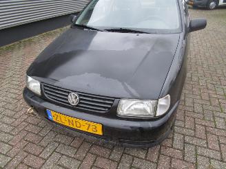 Volkswagen Polo 1.6 automaat picture 10