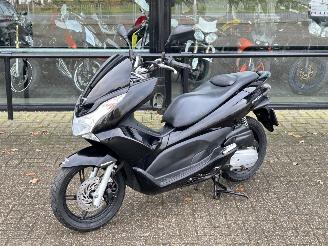 krockskadad bil motor Honda PCX 125  2011/3