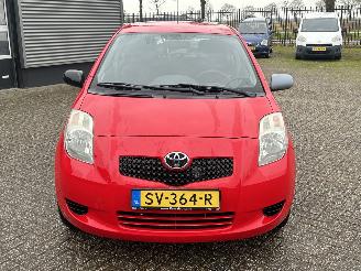 Toyota Yaris 1.0 VVTi + picture 8