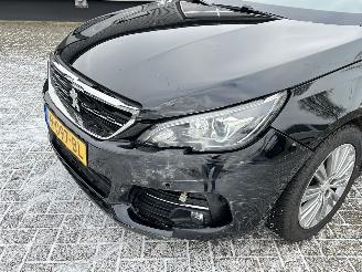 Peugeot 308 SW 1.2 PureTech Blue Lease Premium picture 26