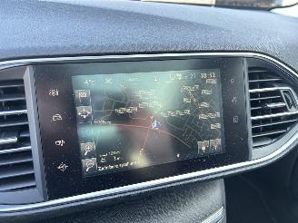 Peugeot 308 SW 1.2 PureTech Blue Lease Premium picture 22