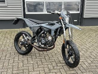 krockskadad bil bromfiets Beta  RR 50 2024/11