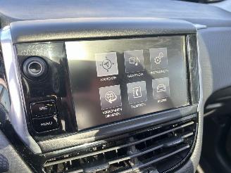 Peugeot 2008 1.2 PureTech Blue Lion picture 23