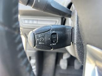 Peugeot 2008 1.2 PureTech Blue Lion picture 19