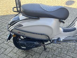 Vespa  Sprint 50 picture 11