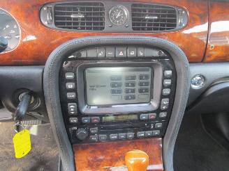 Jaguar XJ 3.5 V8 Executive Automaat picture 16