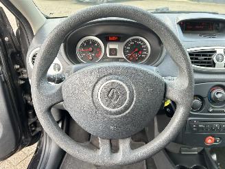 Renault Clio 1.5 dCi Authentique picture 15