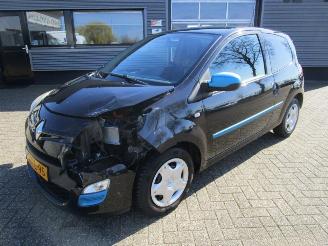 Damaged car Renault Twingo 1.2-16V Pasisienne 2014/5