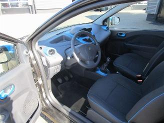 Renault Twingo 1.2-16V Pasisienne picture 9
