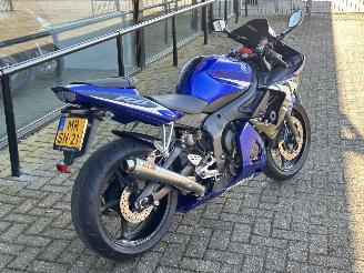 Yamaha YZF - R6  picture 3
