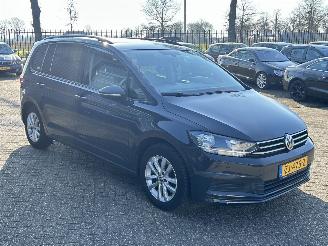 Volkswagen Touran 1.6 TDI SCR Highline Automaat 7persoons picture 7