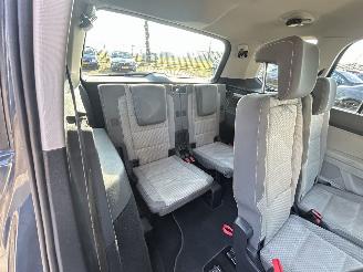 Volkswagen Touran 1.6 TDI SCR Highline Automaat 7persoons picture 13