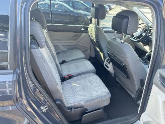 Volkswagen Touran 1.6 TDI SCR Highline Automaat 7persoons picture 12