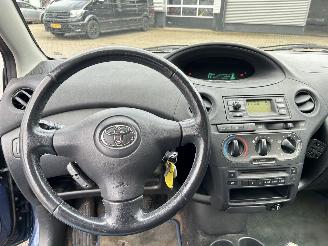 Toyota Yaris 1.3 VVT-i S-Line picture 14