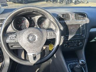 Volkswagen Golf 1.2 TSI Highline Bluemotion picture 17