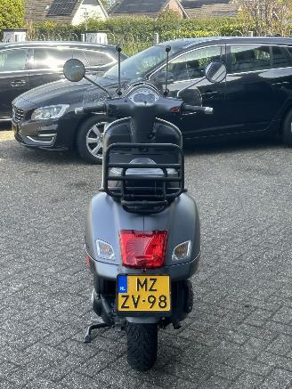 Vespa  GTS 300 Super Sport picture 4