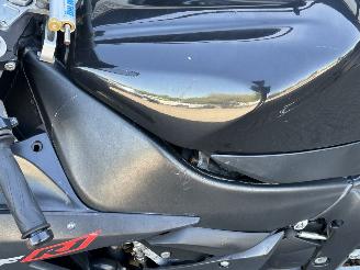 Yamaha YZF -R1  picture 14