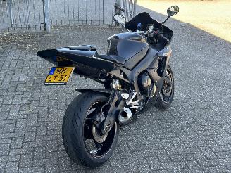 Yamaha YZF -R1  picture 3