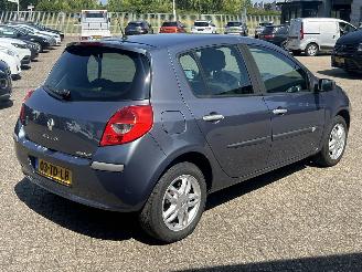 Renault Clio 1.6-16V Privilège picture 5