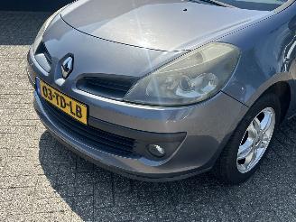 Renault Clio 1.6-16V Privilège picture 20