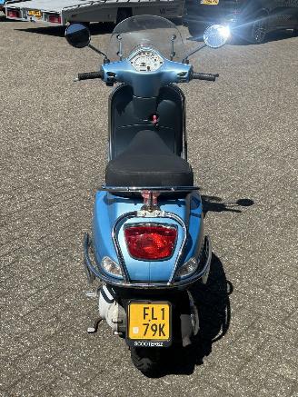 Vespa  LX 50 4T picture 4