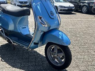 Vespa  LX 50 4T picture 10