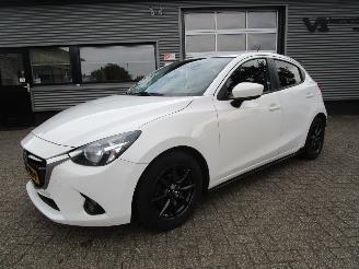 uszkodzony samochody osobowe Mazda 2 1.5 Skyactiv-G 5drs 2015/9