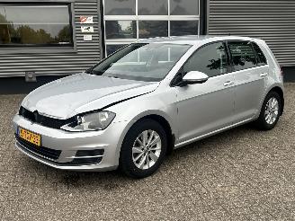 Vaurioauto  passenger cars Volkswagen Golf 1.2 TSI Comfortline 2014/2