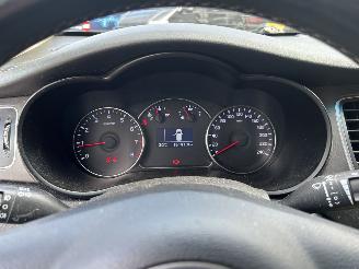 Kia Carens 1.6 DGi Comfort Pack picture 22