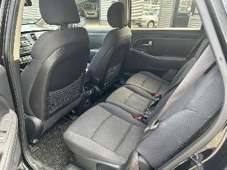 Kia Carens 1.6 DGi Comfort Pack picture 12
