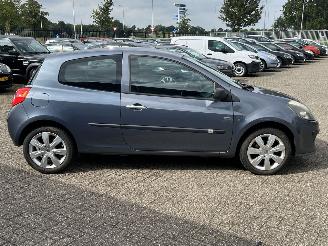 Renault Clio 1.4-16V Dynamique Comfort picture 6