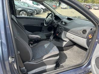 Renault Clio 1.4-16V Dynamique Comfort picture 13