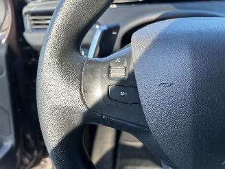 Peugeot 208 1.4 e-HDi Active Automaat 1e eigenaar picture 18