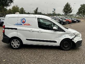 Ford Transit Courier 1.5 TDCI Ambiente Start&Stop picture 6