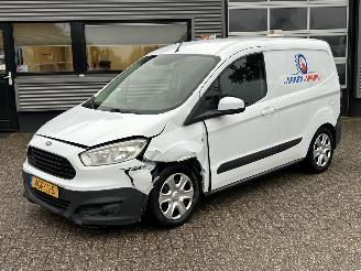 skadebil auto Ford Transit Courier 1.5 TDCI Ambiente Start&Stop 2015/3